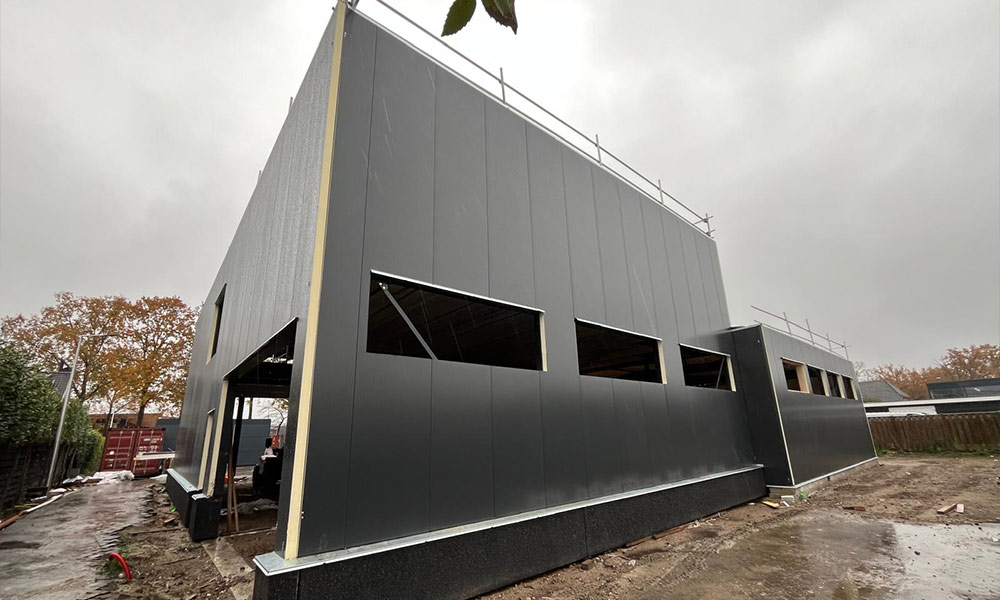 Gevelrenovatie bij bedrijfspand